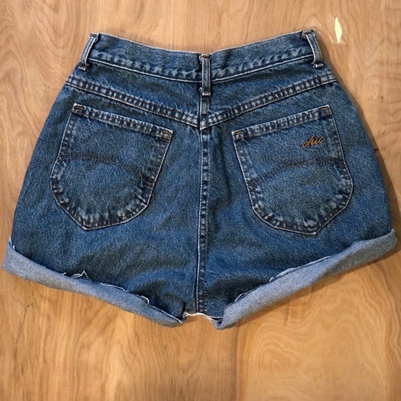 Chic High Waisted Shorts - Picture 4 of 7